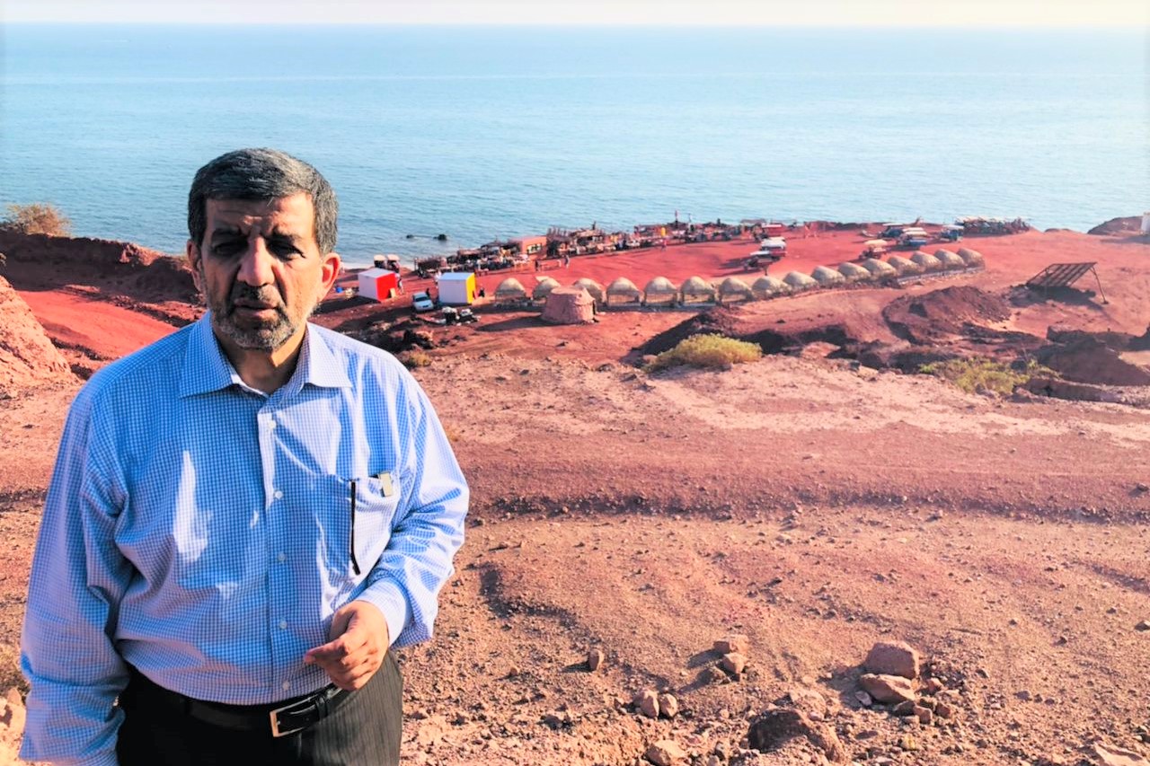 مهندس ضرغامی: ساحل سرخ هرمز یکی از زیباترین نقاط گردشگری ایران است